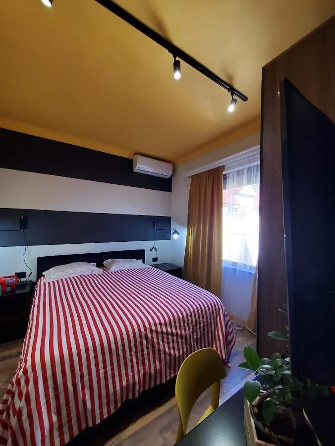 Helga'S Sunset Apartment Tirana Albania