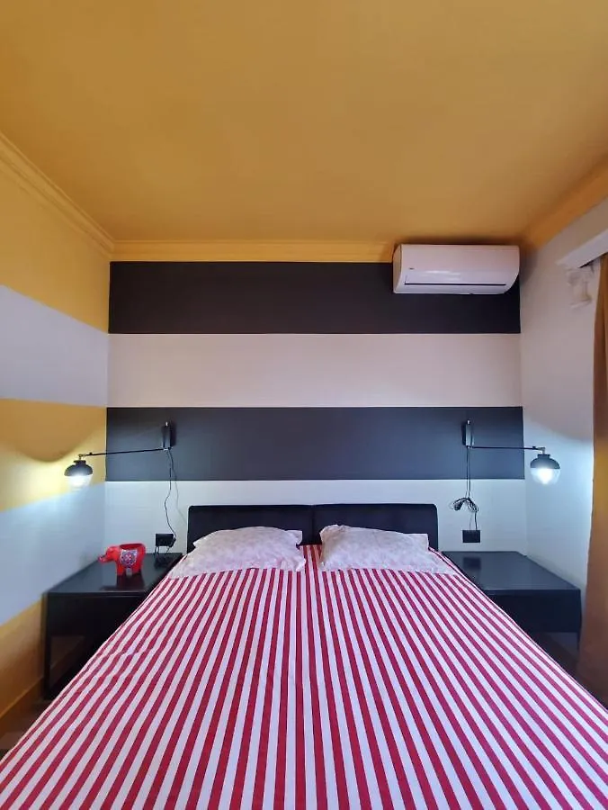Helga'S Sunset Apartment Tirana